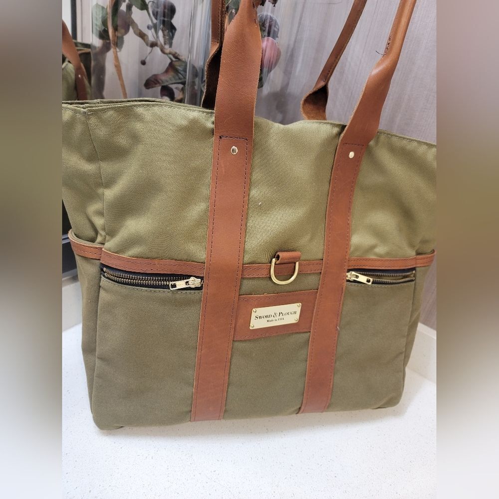 SOLD Sword & Plough Small Green Tote Bag - Picture 4 of 9